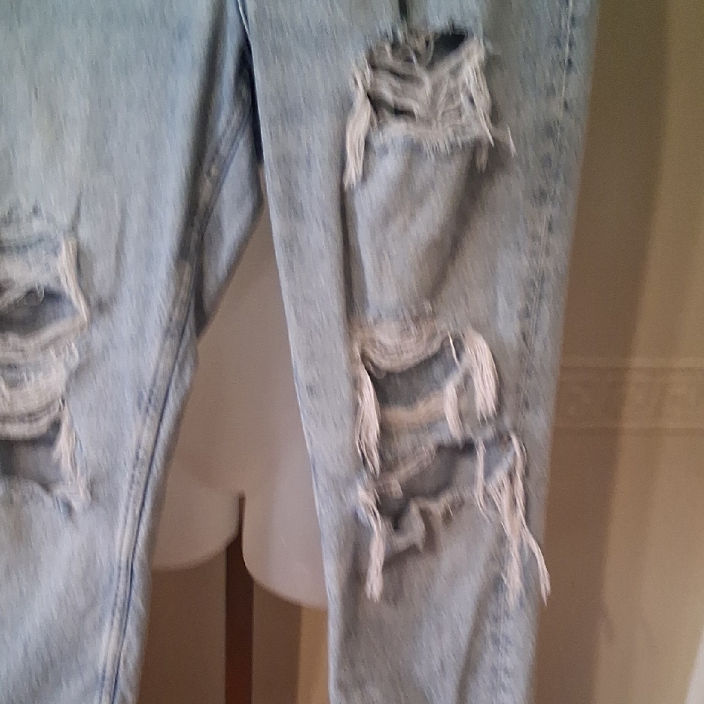 Distressed Light Blue Jeans - Picture 5 of 10